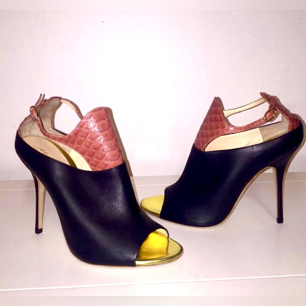 Alberto Moretti - Ankle strap sandal